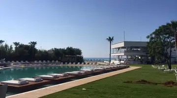 So White Club Resort