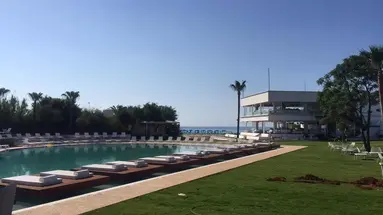 So White Club Resort