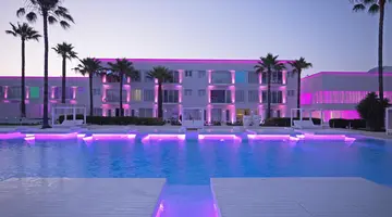 So White Club Resort