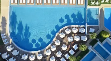 So White Club Resort