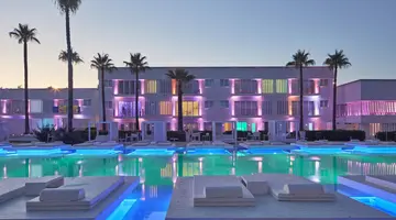 So White Club Resort