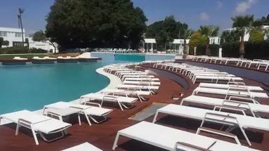 So White Club Resort