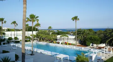 So White Club Resort