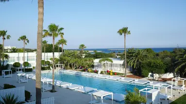 So White Club Resort