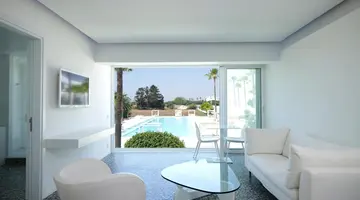 So White Club Resort