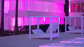 So White Club Resort