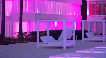 So White Club Resort