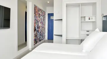 SOL HOUSE THE STUDIO (ADULTS ONLY 16+)