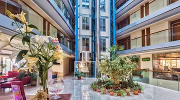Sol Marina Palace