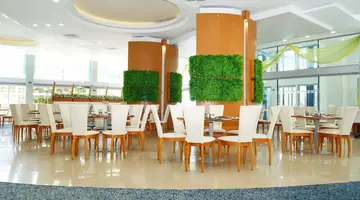 Sol Marina Palace