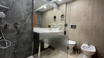 SOL MARINA PALACE