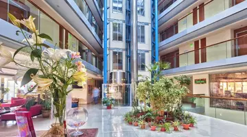 Sol Marina Palace