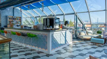 SOL MARINA PALACE