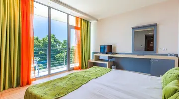 Sol Marina Palace