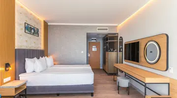 SOL MARINA PALACE