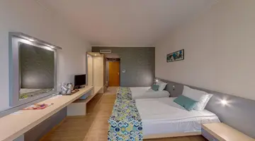Sol Marina Palace