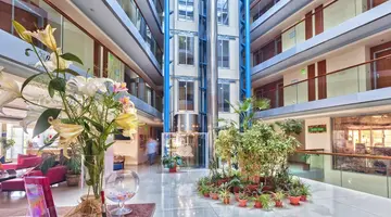 Sol Marina Palace