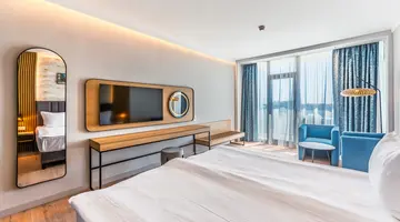 SOL MARINA PALACE