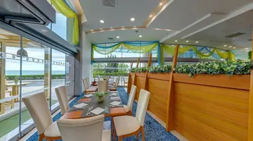 Sol Marina Palace