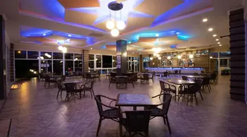 Solivia Hotel (Ex Titan Select Hotel)