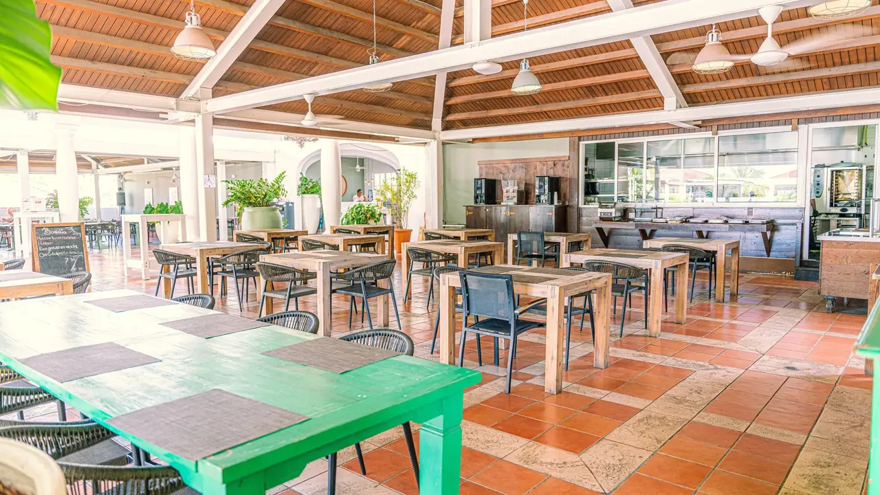 Sonesta Hotels & Resorts Livingstone Curaçao