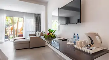 Southern Palms Beach Resort****