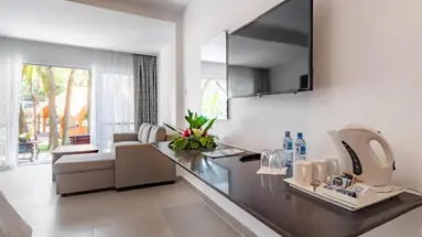 Southern Palms Beach Resort****