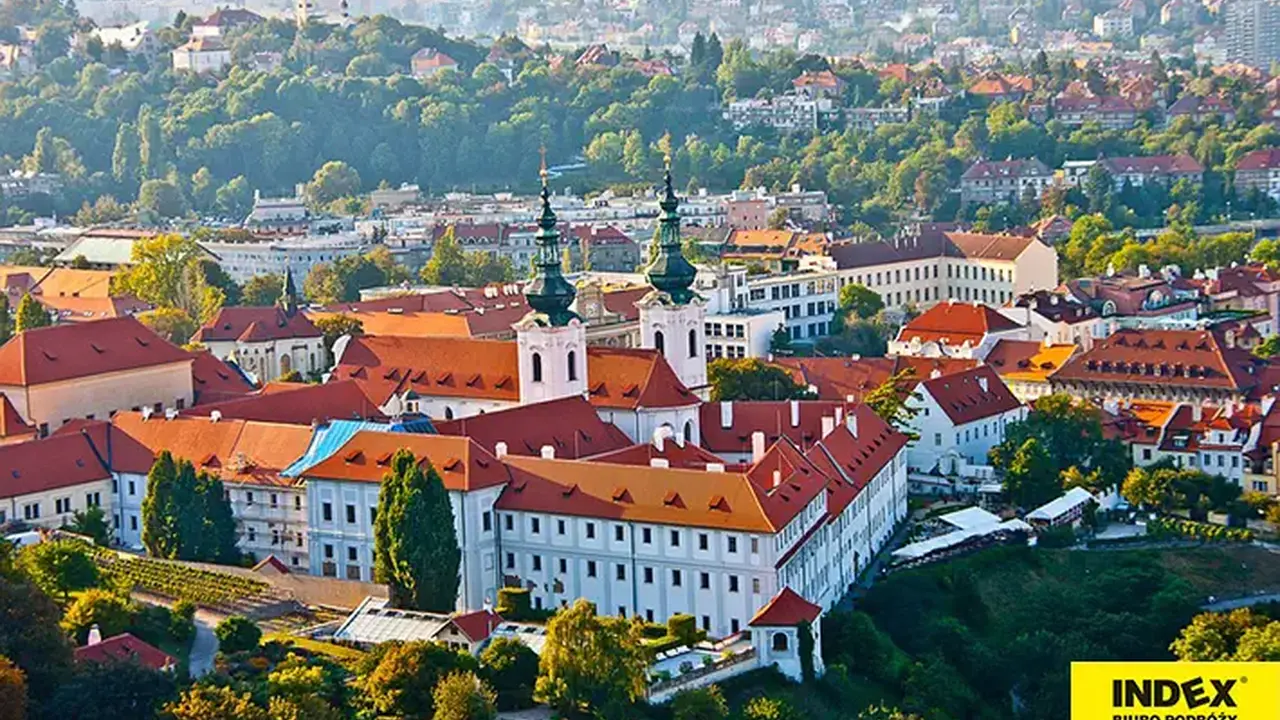 Spacerem po Pradze - nocleg w hotelu***/penzionie*** HB