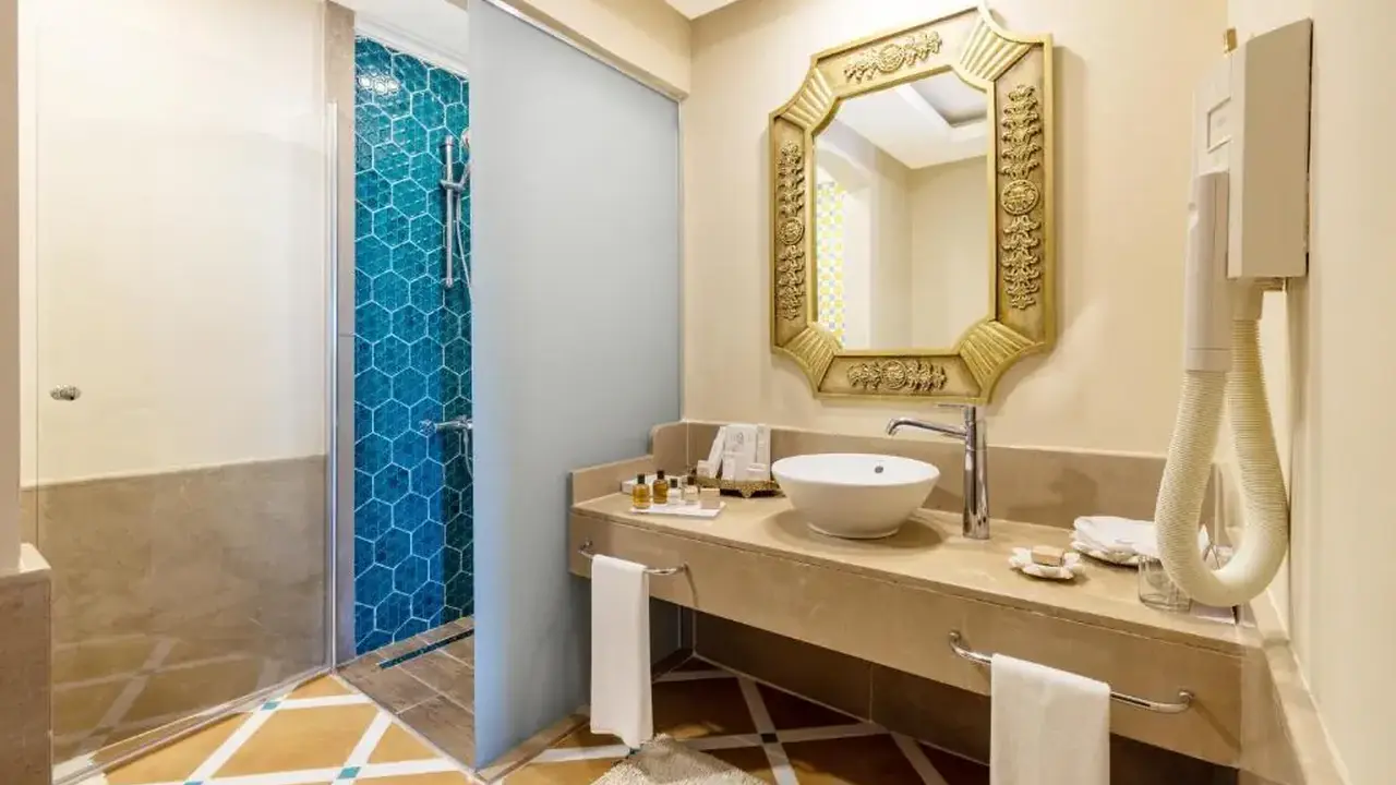 SPICE HOTEL & SPA