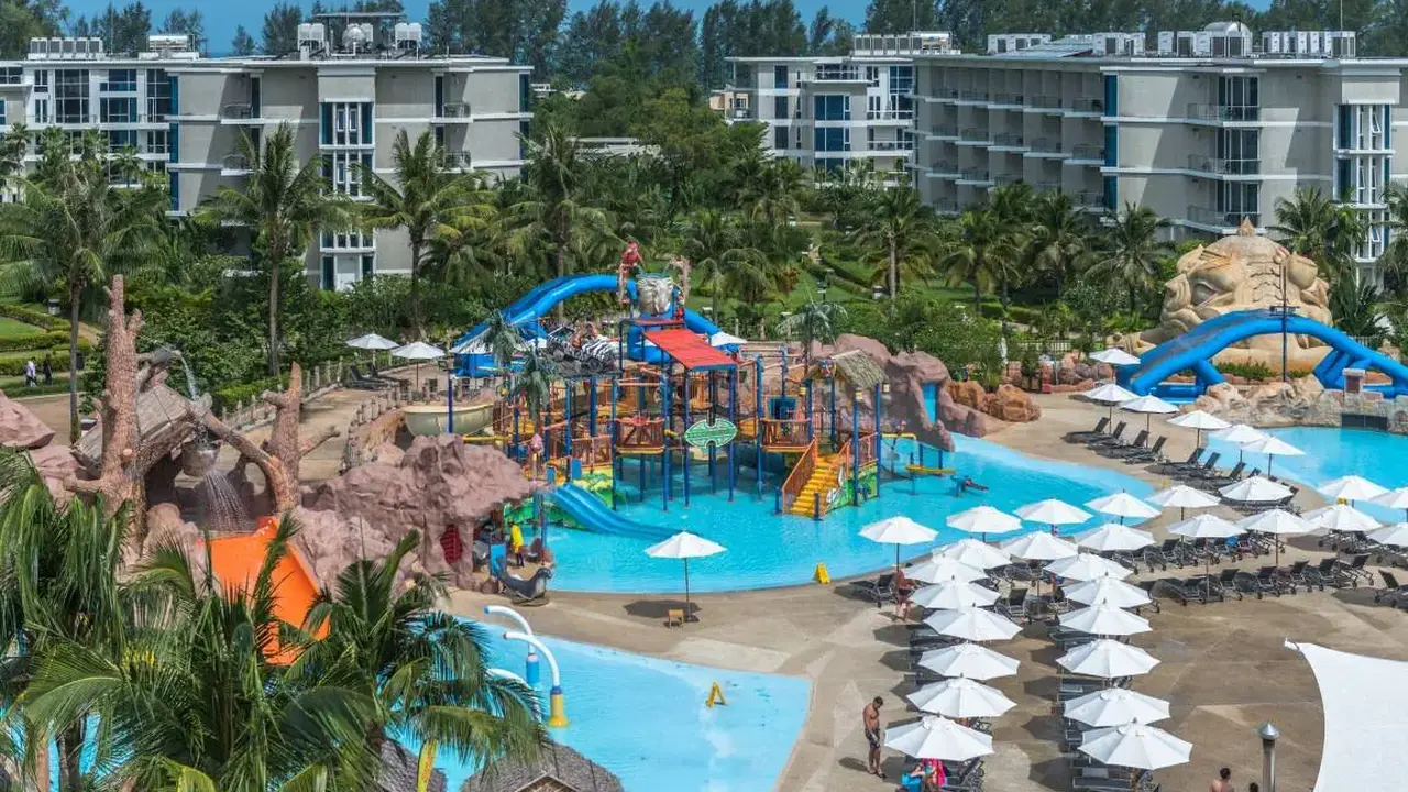 SPLASH BEACH RESORT (ex. GRAND WEST SANDS)