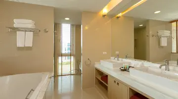 SPLASH BEACH RESORT (ex. GRAND WEST SANDS)