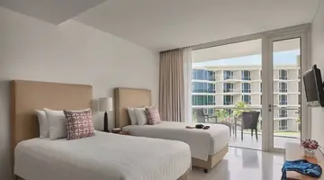 SPLASH BEACH RESORT (ex. GRAND WEST SANDS)