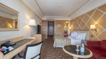 SPLENDID CONFERENCE & SPA RESORT