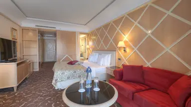 SPLENDID CONFERENCE & SPA RESORT