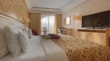 SPLENDID CONFERENCE & SPA RESORT