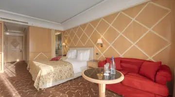 SPLENDID CONFERENCE & SPA RESORT