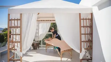 St. George Lycabettus Lifestyle Hotel