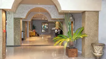 ST.GEORGE PALACE