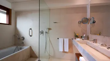 ST. NICOLAS BAY RESORT HOTEL & VILLAS