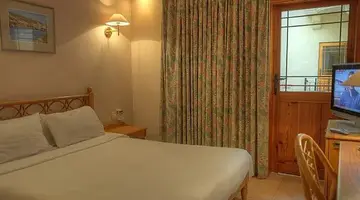 ST PATRICK S HOTEL