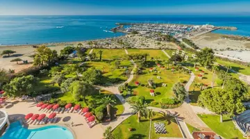 St Raphael Hotel