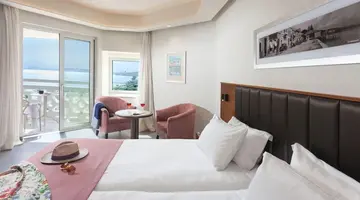 St Raphael Hotel