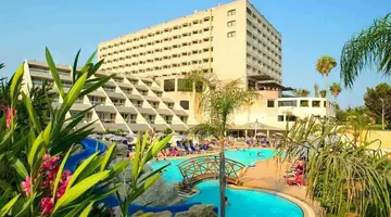St Raphael Hotel