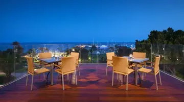 St Raphael Hotel