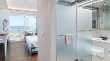 St Raphael Hotel