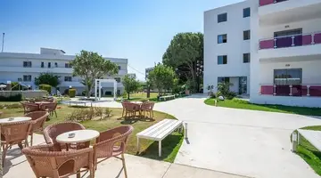 Stamos Hotel