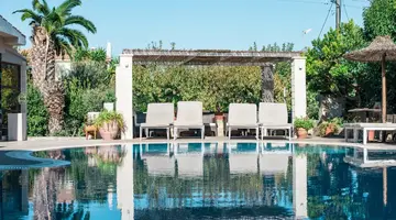 Stamos Hotel