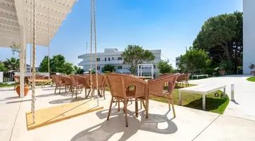 Stamos Hotel