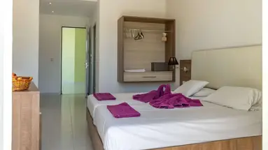 Stamos Hotel
