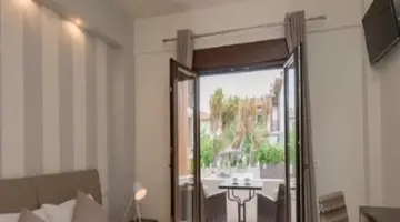 Stamos Hotel
